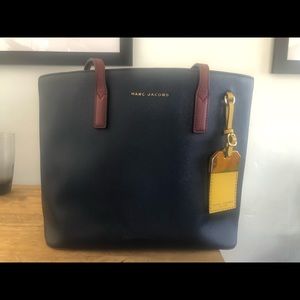 Marc Jacobs Luggage Tag Tote Bag (FIRM)